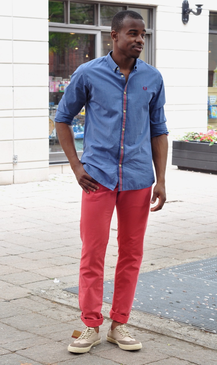 red pants, mens red pants, red pants street style, chambray shirt, fred perry, ben sharman 